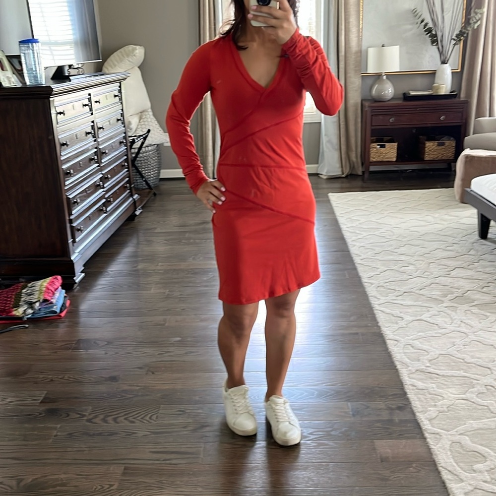 Athleta dress with ruching at sleeves